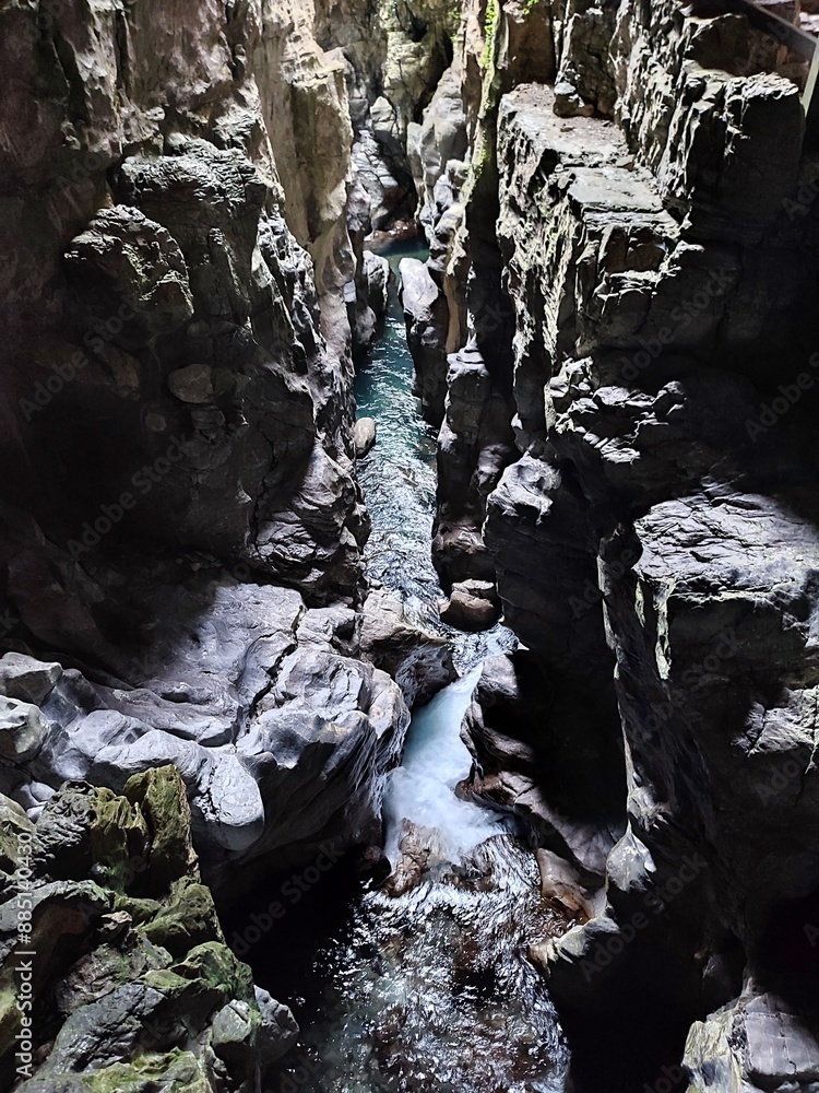 Morigerati - Fiume Bussento dal ponticello nella grotta