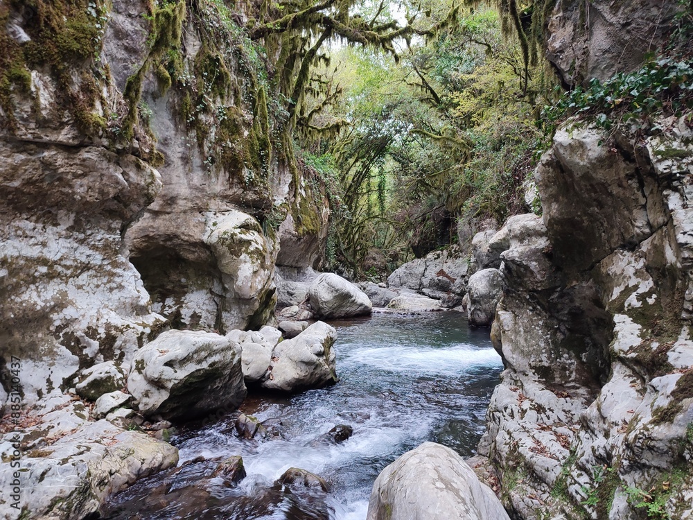 Morigerati - Fiume Bussento nell'Oasi Grotte del Bussento