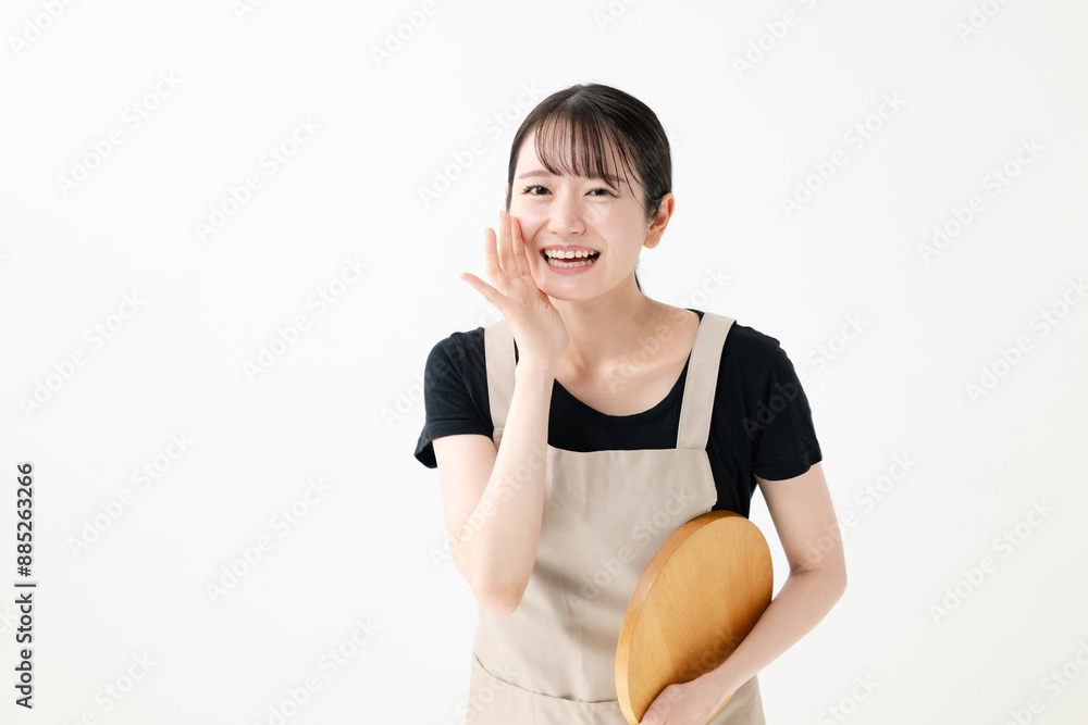 エプロン姿の女性　カフェ店員　スタッフ
