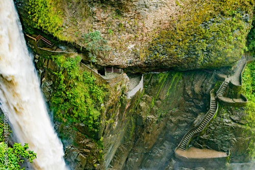 Cascada de Pailon del Diablo, ciudad de Baños
de Agua Santa, Ecuador