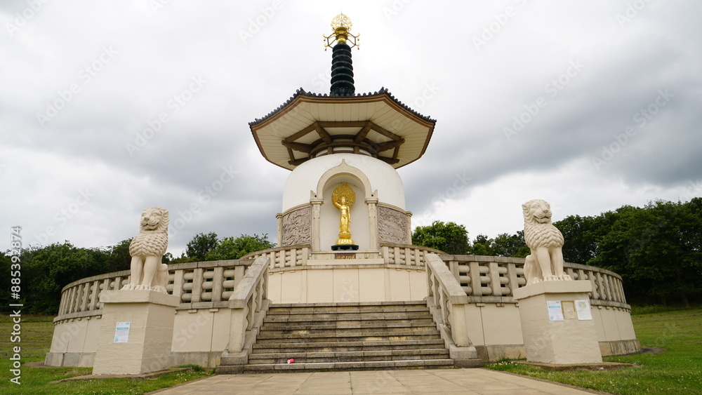 Fototapeta premium Buddhism statue, peace pagoda