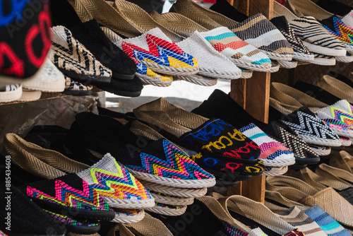 exhibición de alpargatas colombianas