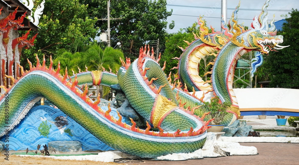 Obraz premium Colorful semi divine, mystical creatures Naga at a Buddhist temple in Thailand
