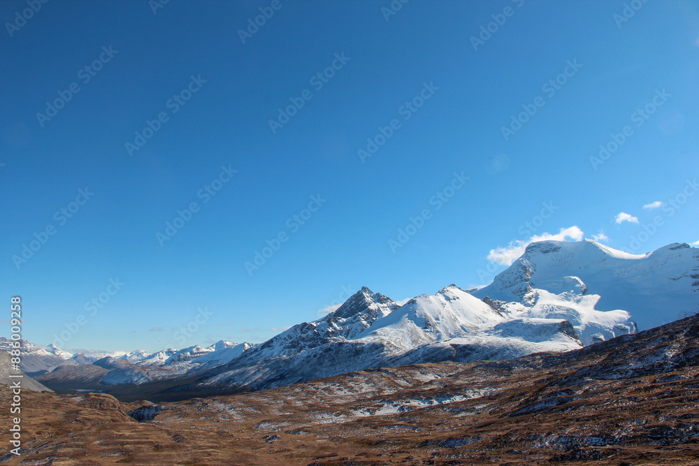 Fototapeta premium snow covered mountains in winter