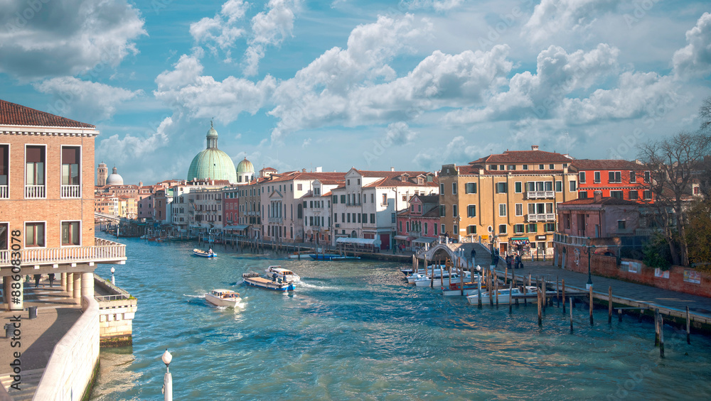 Obraz premium water channels and ancient houses Venice