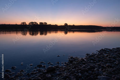 Obraz na płótnie Po river landscape view panorama dawn feeling water w salonie