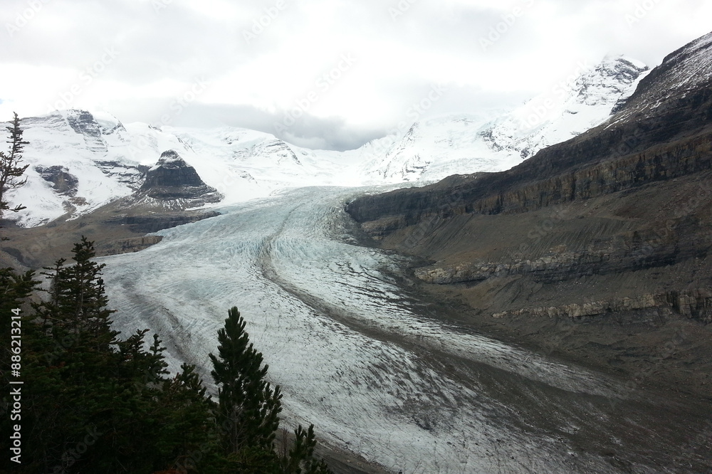 Icefield Glacier in Mount Robson Provincial Park, British Columbia, Canada Icefield Glacier in Mount Robson Provincial Park, British Columbia, Canada