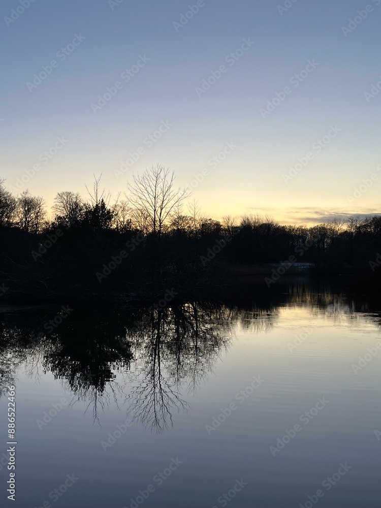 Obraz premium sunset on the river