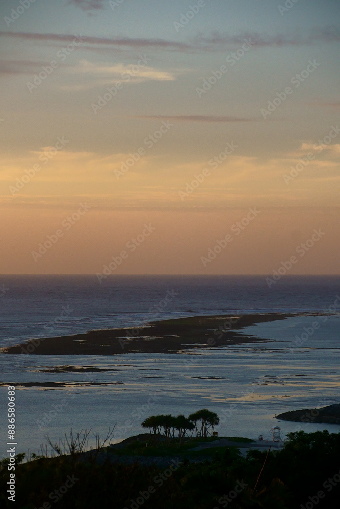Obraz premium The sea after the sun goes down in the evening