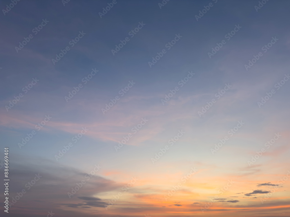 Obraz premium Dramatic dusk sky background