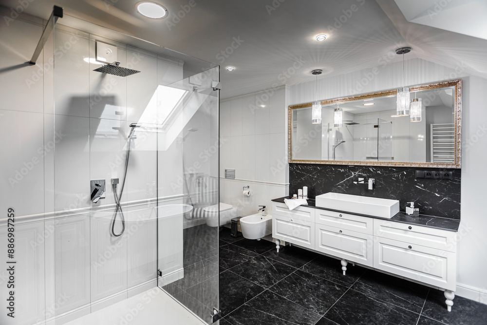 bathroom, sink, mirror, vanity, restroom
bathroom, sink, mirror, vanity, restroom