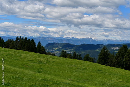 Obraz na płótnie Schöne Landschaft bei Völs am Schlern in Südtirol w salonie
