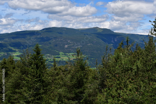 Obraz na płótnie Schöne Landschaft bei Völs am Schlern in Südtirol w salonie
