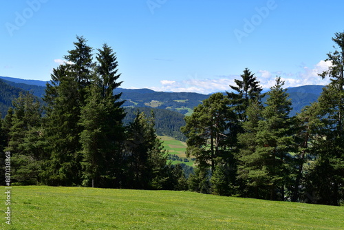 Obraz na płótnie Schöne Landschaft bei Völs am Schlern in Südtirol w salonie