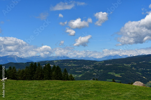 Obraz na płótnie Schöne Landschaft bei Völs am Schlern in Südtirol w salonie