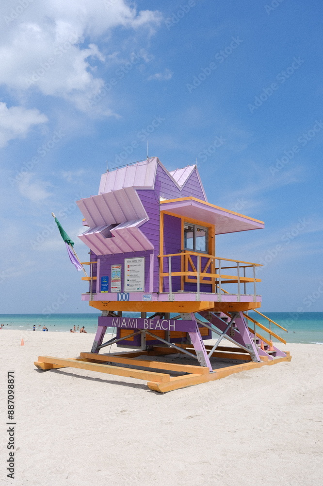 Fototapeta premium Lifeguard Stand on Miami Beach