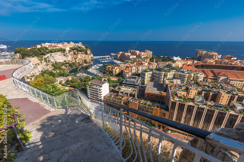 Fototapeta premium Elevated view of Monaco from its botanic garden