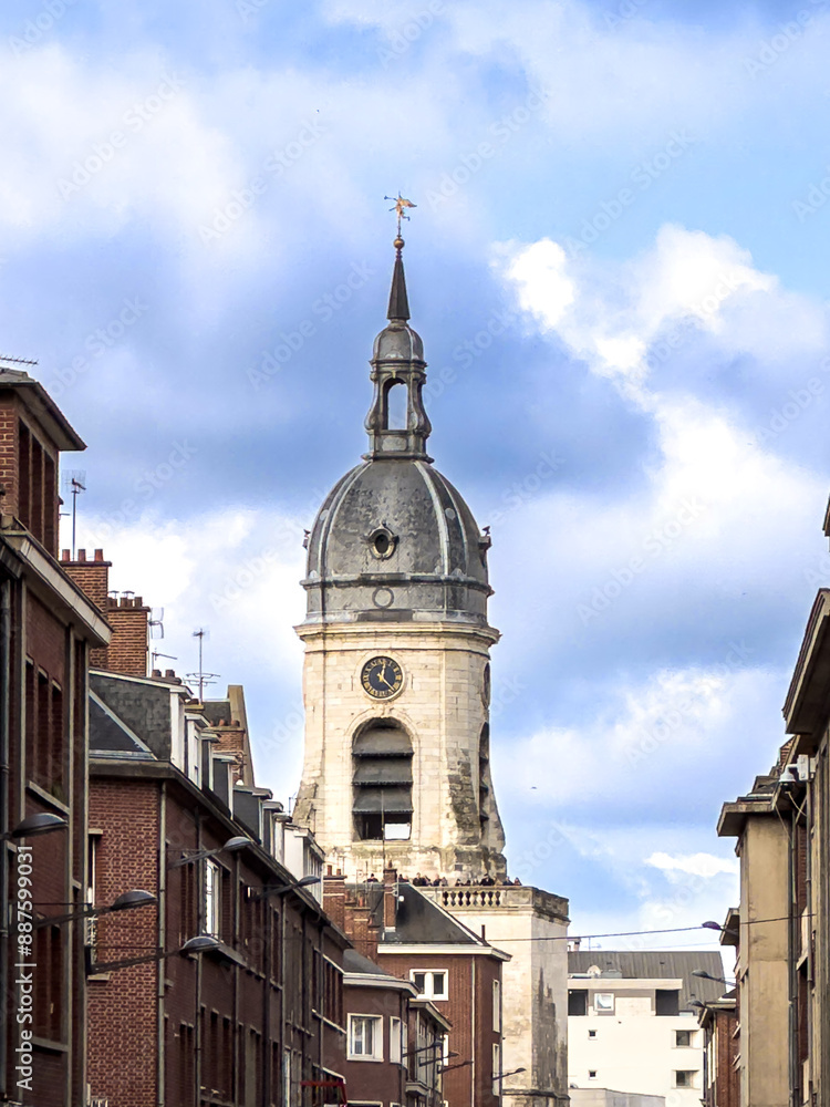 Fototapeta premium Unveiling Amiens Charms: Exploring the Captivating Streets of the Historic Village