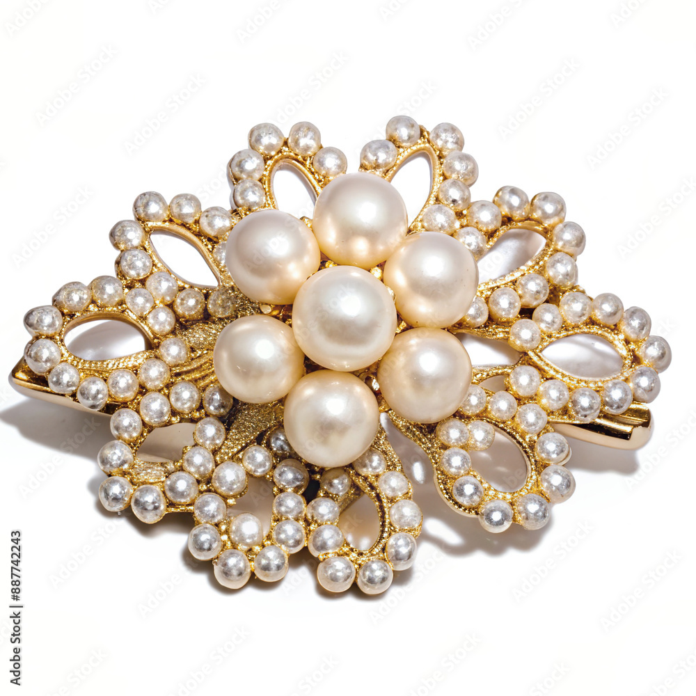 Luxury brooch with mother-of-pearl and sparkle: beauty is in the details Luxury brooch with mother-of-pearl and sparkle: beauty is in the details