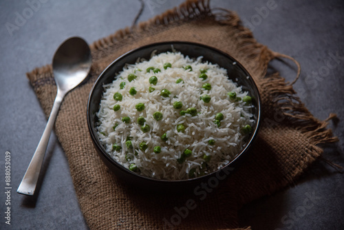 Ταπετσαρία Ready to eat matar or peas pulao or pilaf served in a bowl