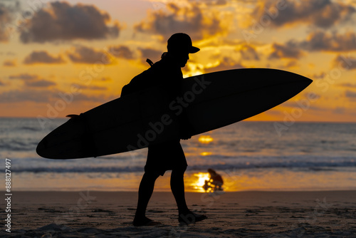 Surfer al Tramonto