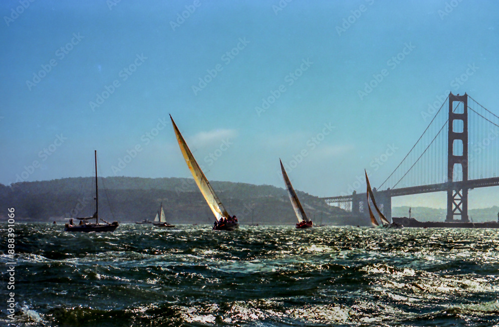 Fototapeta premium Yacht Race Golden Gate Bridge