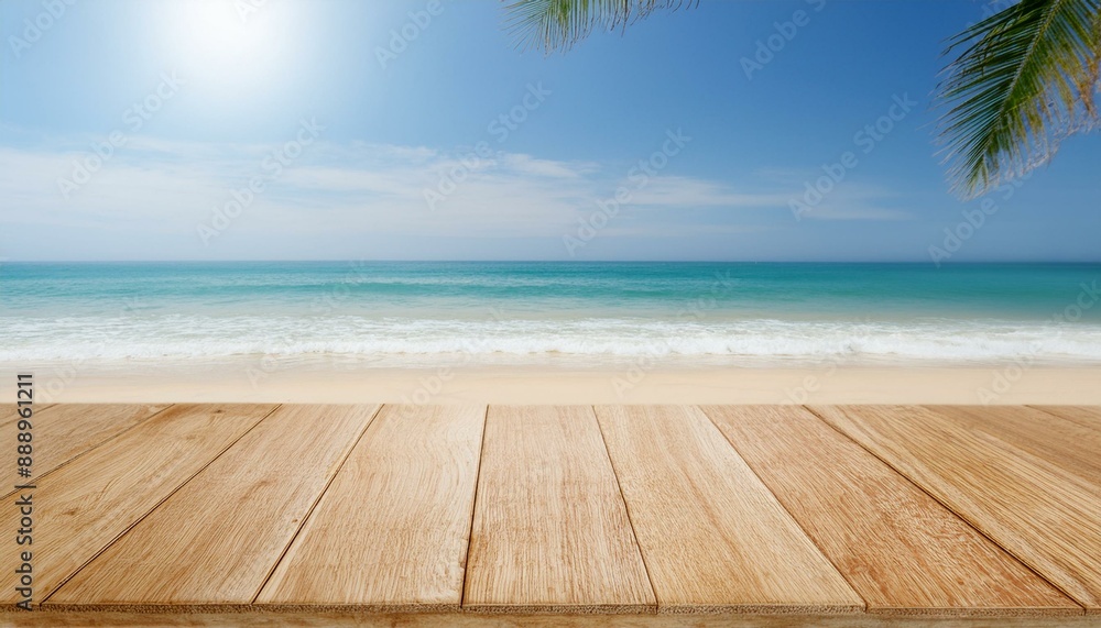 Fototapeta premium Holztisch mit Blick auf den Strand im Hintergrund, tropische Atmosphäre und ruhige Ozeanwellen unter hellem Sonnenlicht. Perfekte Urlaubsszene.