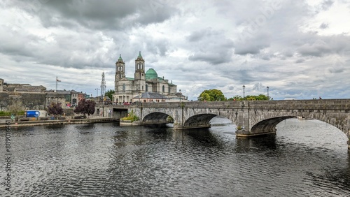 Obraz na płótnie Beautiful old cityscape scenery, Church of Saints Peter & Paul by Shannon river at Athlone, town in Westmeath, Ireland, landmark and architecture background w salonie