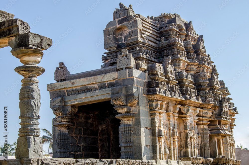 Kasivisvesvara or Kavatalesvara or Kashivishveshvara or Kashi Vishvanatha Temple, 11th - 12th Century Kalyana Chalukya style of Hindu architecture at Lakkundi, Gadag, Karnataka, India, Asia. Kasivisvesvara or Kavatalesvara or Kashivishveshvara or Kashi Vishvanatha Temple, 11th - 12th Century Kalyana Chalukya style of Hindu architecture at Lakkundi, Gadag, Karnataka, India, Asia.