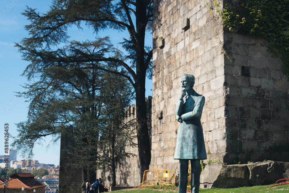 Naklejka premium Beautiful Sights of Porto, Portugal: Urban and Coastal Landscapes