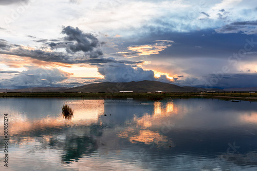 Sunset on the lake - Quinsachata