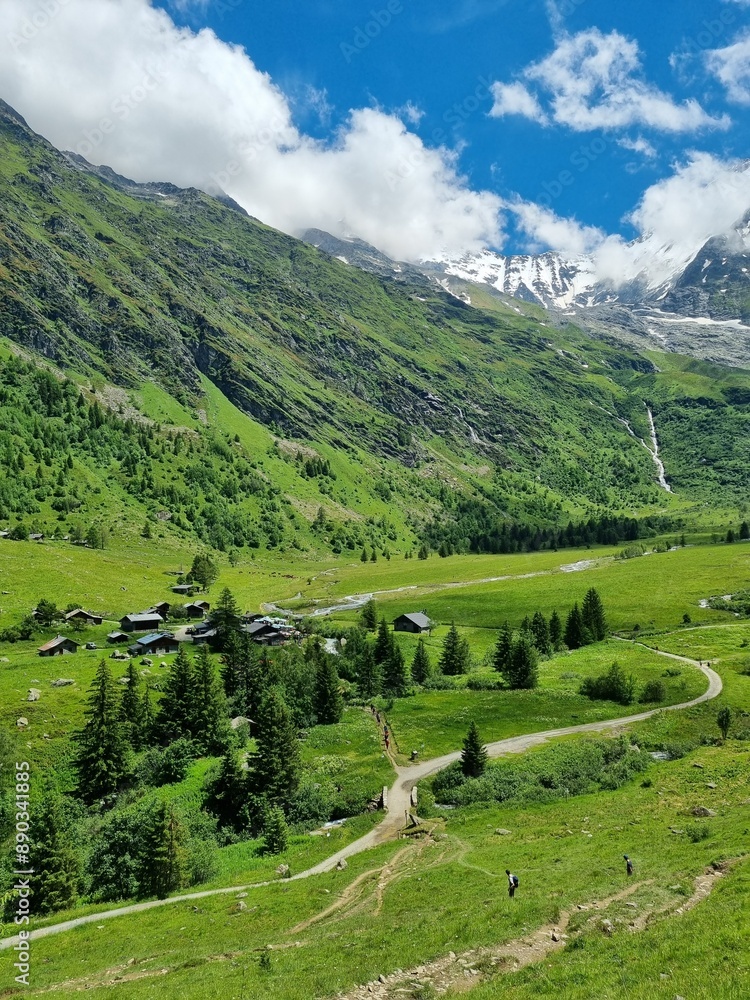Fototapeta premium Village de Miage on the Tour du Mont Blanc, France 