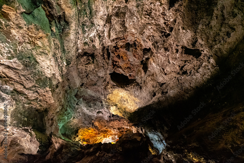 Lanzarote Vulkanhöhle mit farbiger Beleuchtung Lanzarote Vulkanhöhle mit farbiger Beleuchtung