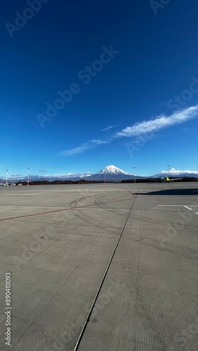 Wallpaper Mural road in desert Torontodigital.ca