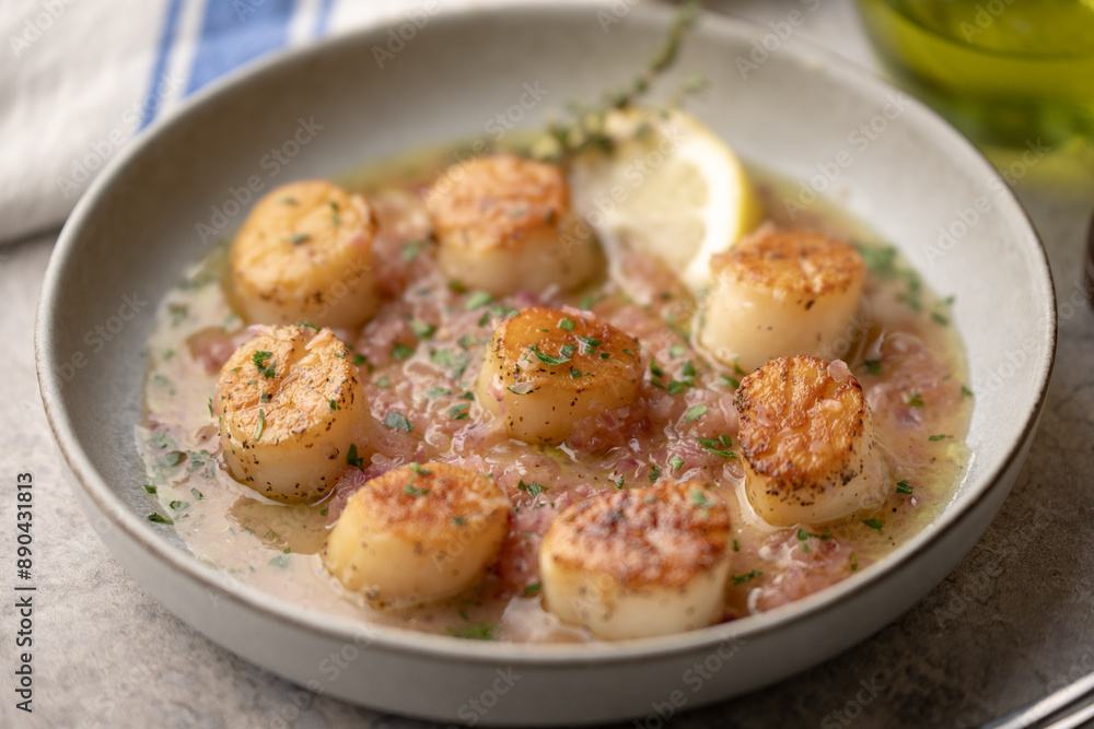 sautted scallop with white wine sauce sautted scallop with white wine sauce