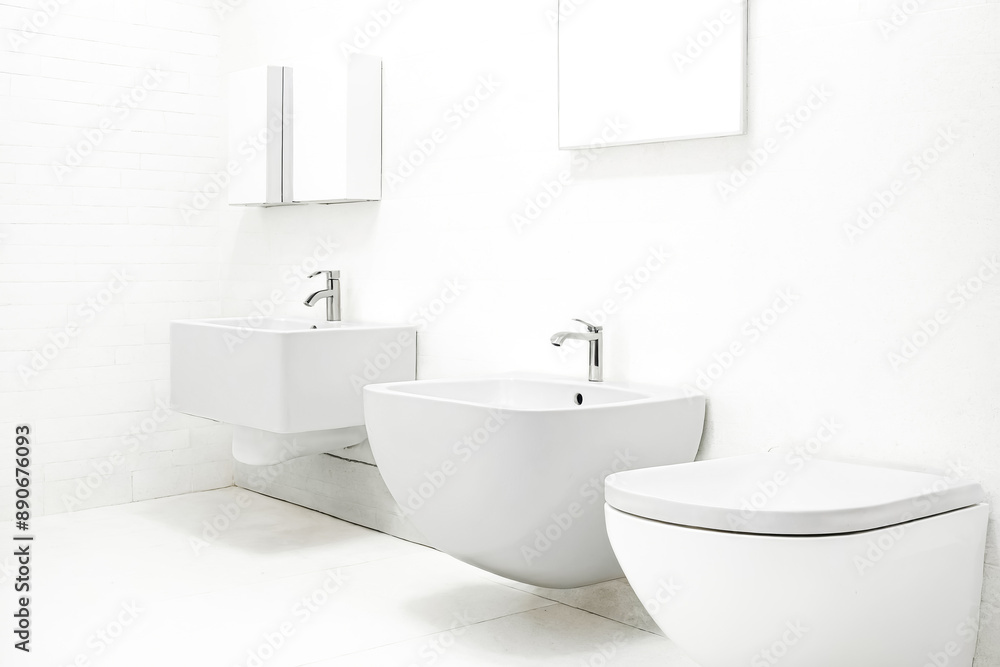 Fototapeta premium Modern Bathroom with White Fixtures