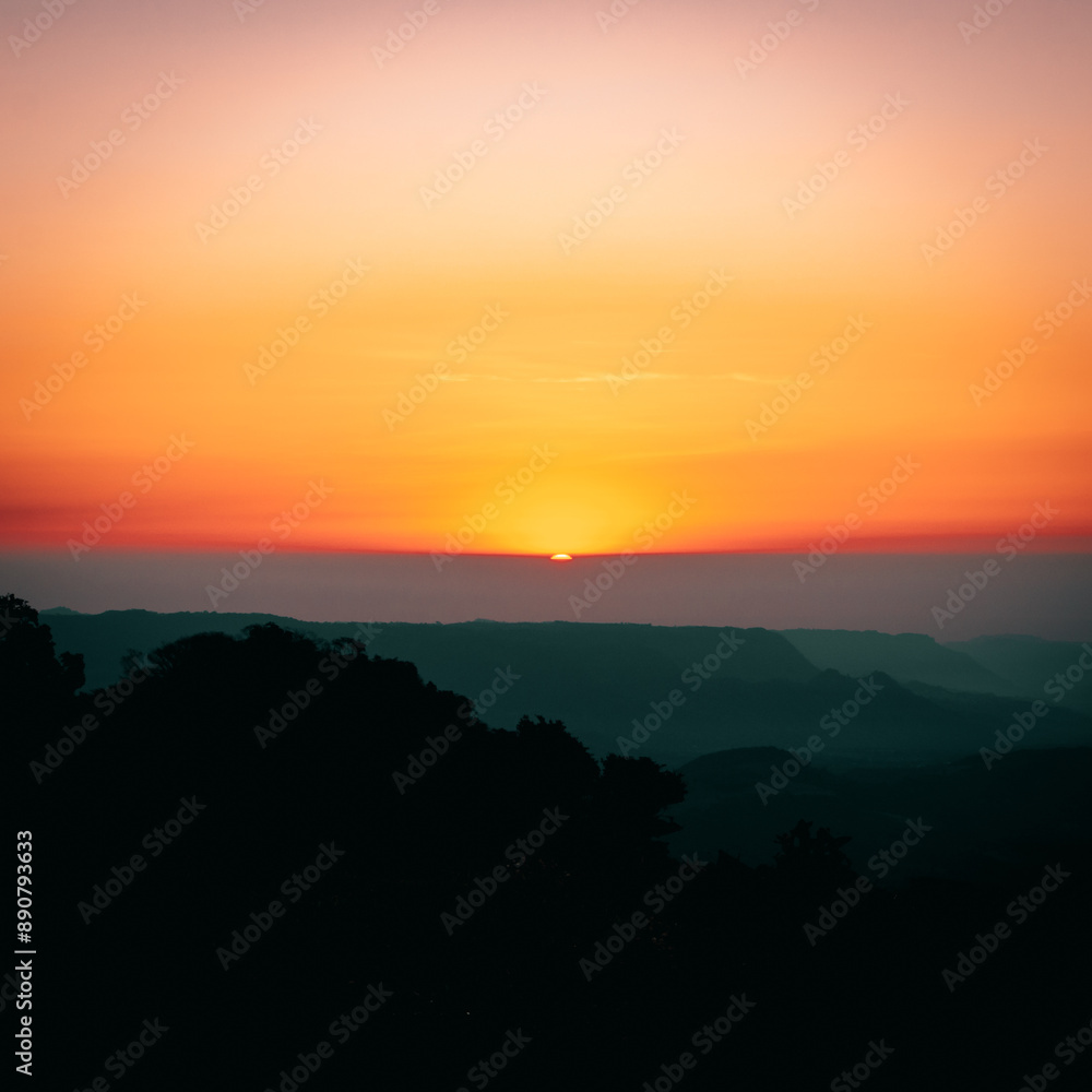 Obraz premium Primer amanecer