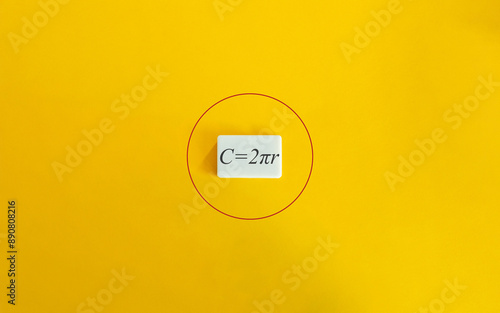 Ταπετσαρία The circumference of a circle with radius formula and concept image