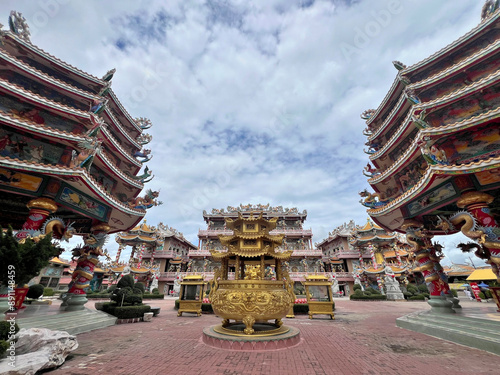 Wihan Thep Sathit Phra Kitti Chaloem or Nacha Sa Thai Chue Shrine is the most famous landmark in Chonburi, Thailand
 photo