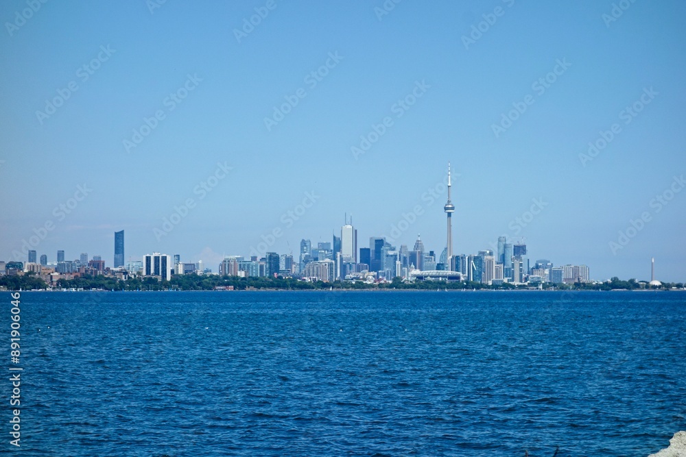 Obraz premium Making a quick layover stop in Toronto, Canada