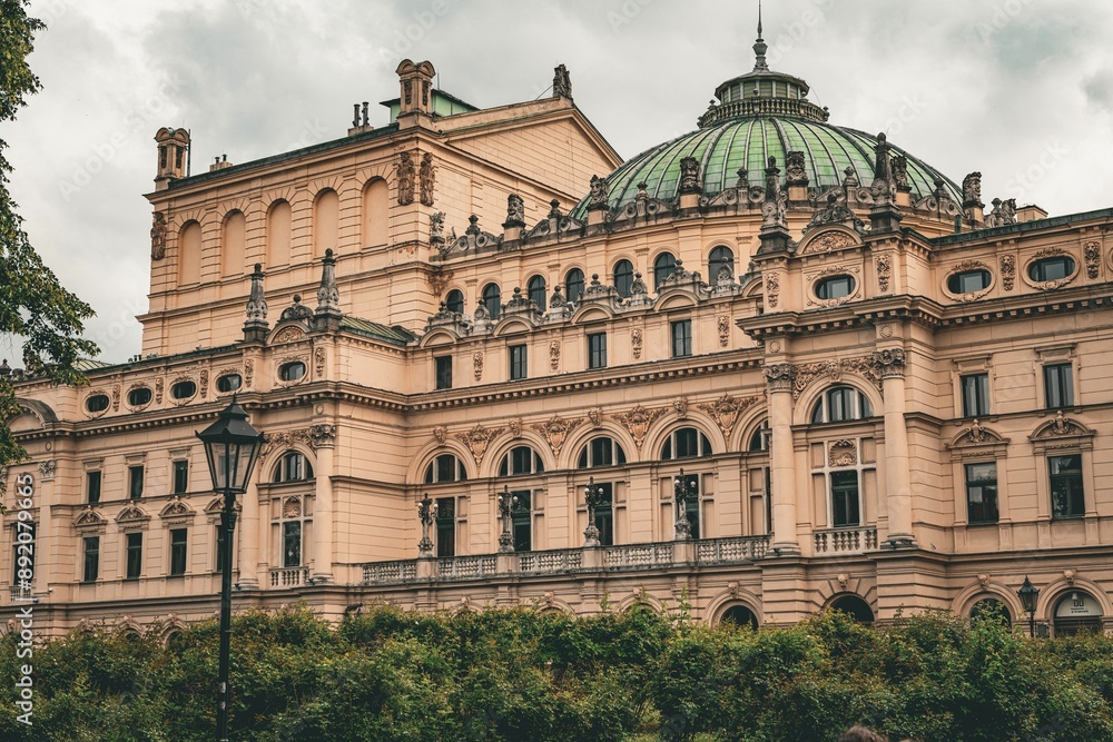 Obraz premium Beautiful view of the historic Juliusz Slowacki Theatre in Krakow, Poland on a cloudy day