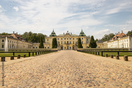 21.07.2024 Białystok Polska. Widok na historyczny Pałac Branickich w całej okazałości. photo