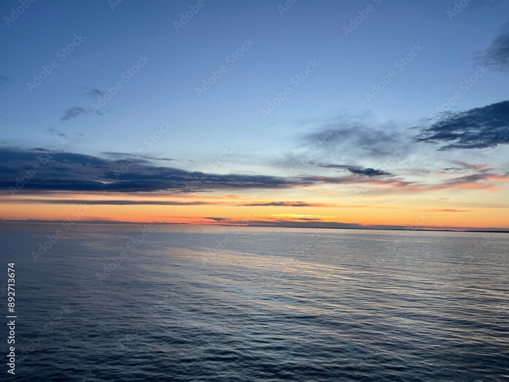 Obraz premium sunset over the sea