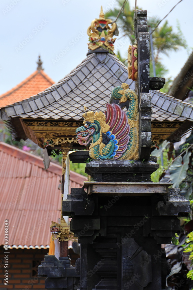 Φωτογραφία Stone statue of a Hindu god at Pura Besakih. Bali, Indonesia