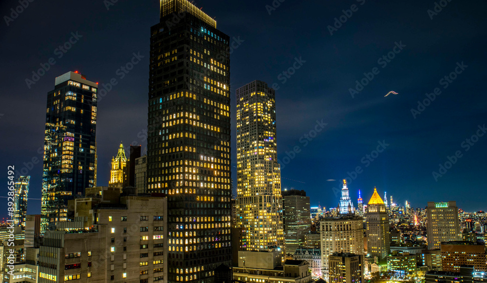 Obraz premium Stunning city view of New York city at dark night