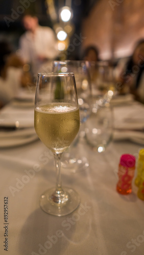 Wallpaper Mural copa de champagne Torontodigital.ca