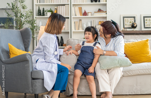 Portrait of smiling caring asian doctor service help support discussing and consulting taking care with small girl patient, child health, kid sick, medicine, medical checkup. children healthcare 