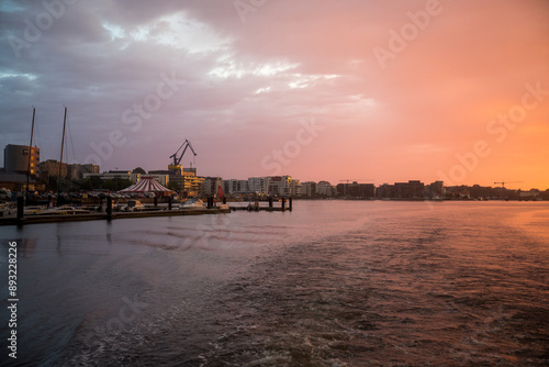 Rostock Haedgehalbinsel, Stadthafen Kran, Sonnenuntergang photo