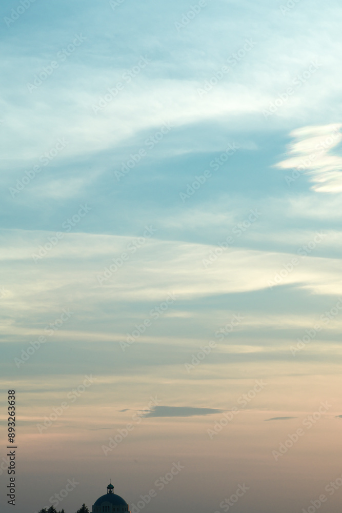 Obraz premium 青い空と雲と太陽光