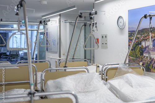 Slika na platnu Transportable beds for sick and non-ambulatory patients in the hospital